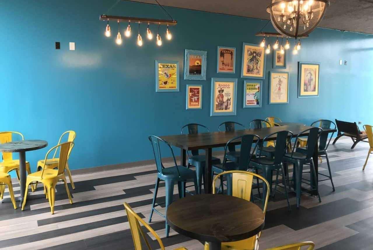 6 Tx Entertainment District 4*