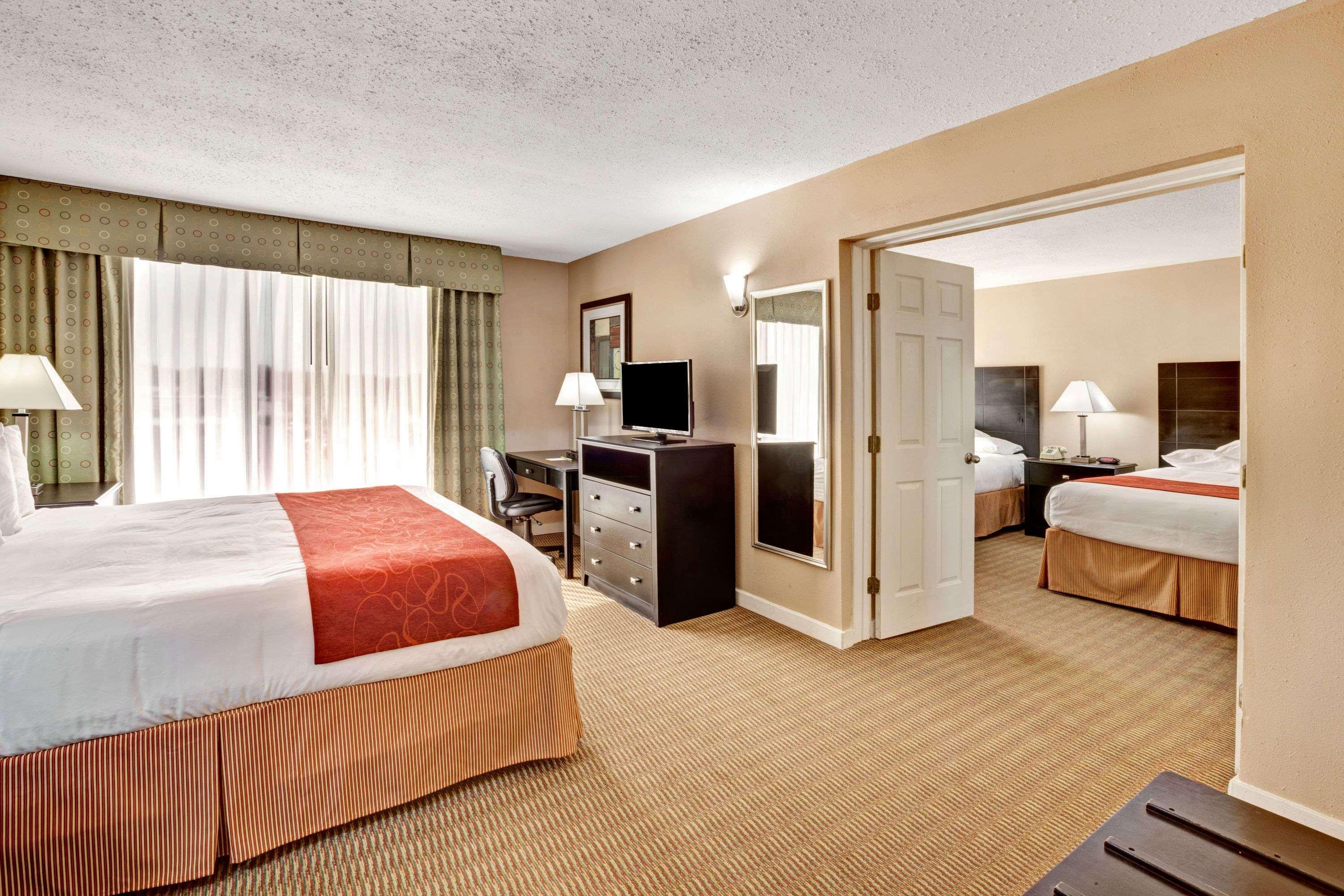 Hotel 6 Tx Entertainment District 4*